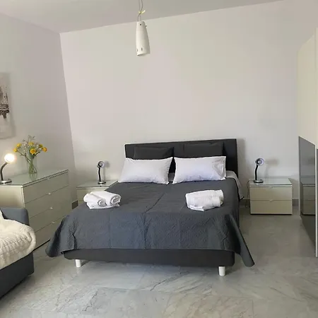 Xl Spacious Apartment, 4-br In Area, Walk To Sliema - St Julian's Lägenhet Gzira