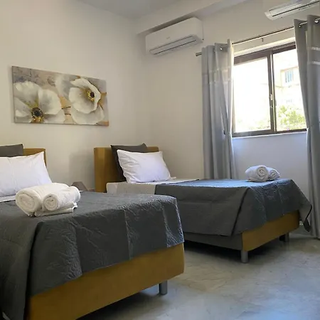 Xl Spacious Apartment, 4-br In Area, Walk To Sliema - St Julian's Apartment
