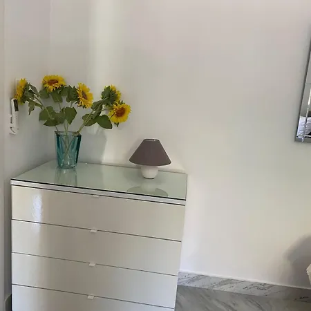 Apartment Xl Spacious Apartment, 4-br In Area, Walk To Sliema - St Julian's *