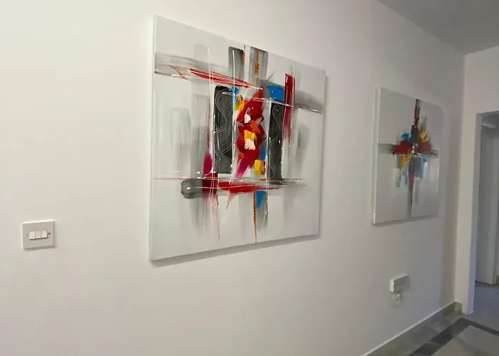 Apartament Xl Spacious Apartment, 4-br In Area, Walk To Sliema - St Julian's