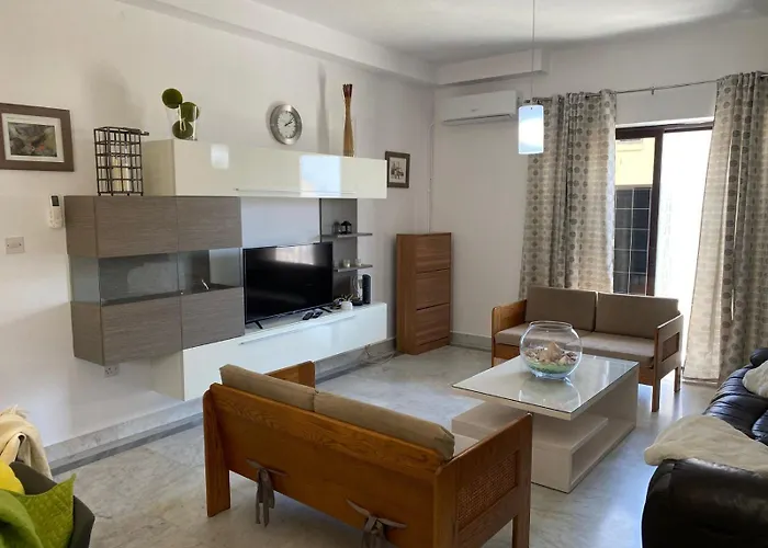 Xl Spacious Apartment, 4-br In Area, Walk To Sliema - St Julian's *