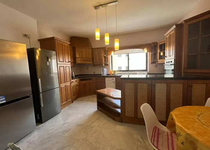 Xl Spacious Apartment, 4-br In Area, Walk To Sliema - St Julian's