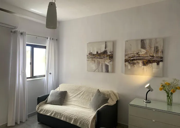 Apartament Xl Spacious Apartment, 4-br In Area, Walk To Sliema - St Julian's *