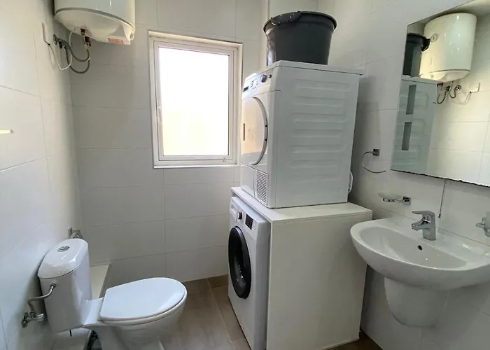 Appartement Xl Spacious Apartment, 4-br In Area, Walk To Sliema - St Julian's *