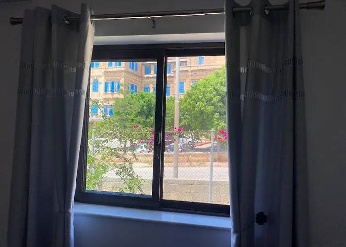 Xl Spacious Apartment, 4-br In Area, Walk To Sliema - St Julian's * Gzira