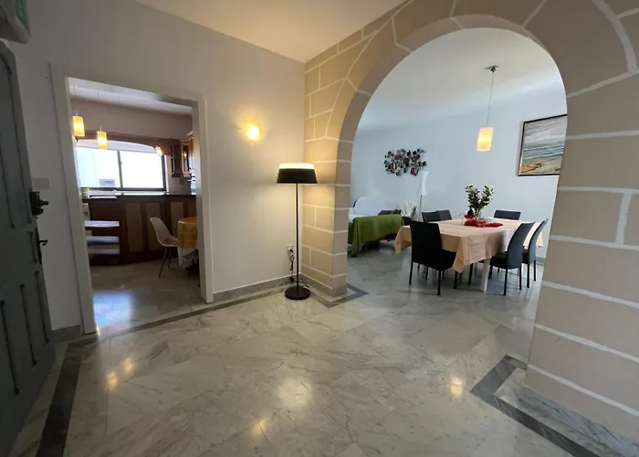 Appartement Xl Spacious Apartment, 4-br In Area, Walk To Sliema - St Julian's *